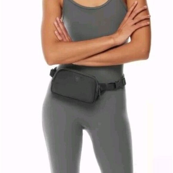 Aritzia‎ on-the-way exposed mini bag, Coal Grey - Picture 1 of 4